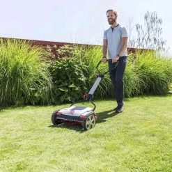 AL-KO 38.1 HM Premium Lawn Mower 10 AL-KO 38.1 HM Premium Lawn Mower -Lawn Mower Shop al ko 38 1 premium lawn mower lifestyle