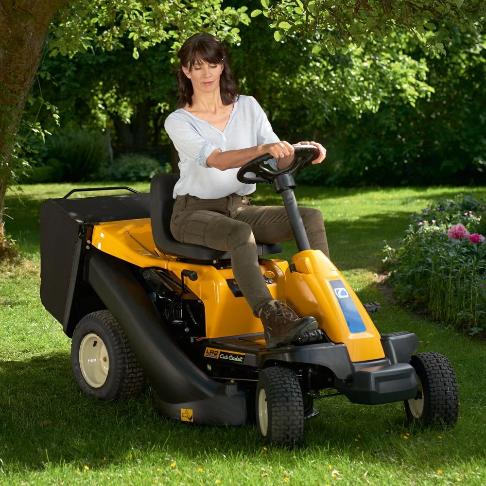 Cub Cadet LR2 NR76 Force Series 30"/76cm Direct Collect Hydrostatic Ride-On Mower 4 Cub Cadet LR2 NR76 Force Series 30"/76cm Direct Collect Hydrostatic Ride-On Mower - Image 2