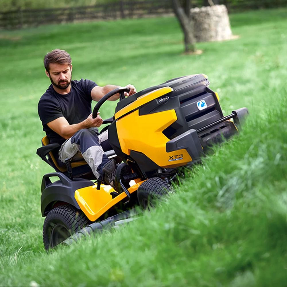 Cub Cadet XT3 QS127 Enduro Series 127cm/50" Side Discharge Hydrostatic Lawn Tractor 4 Cub Cadet XT3 QS127 Enduro Series 127cm/50" Side Discharge Hydrostatic Lawn Tractor - Image 2