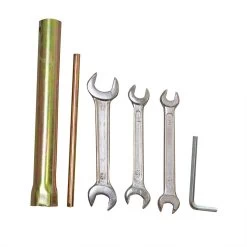 Hyundai HYCH1400 10.2cm Petrol Wood Chipper Shredder -Lawn Mower Shop hyundai hyc700 chipper tools 1