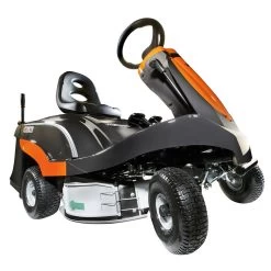 Oleo-Mac Mistral 72/13 H Hydrostatic Rear Collect Ride-On Mower -Lawn Mower Shop oleo mac mistral 72h rider beefy