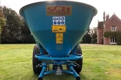 SCH GAM3 270 Litre Mounted Broadcast Fertiliser Spreader -Lawn Mower Shop sch gam270 spreader 2