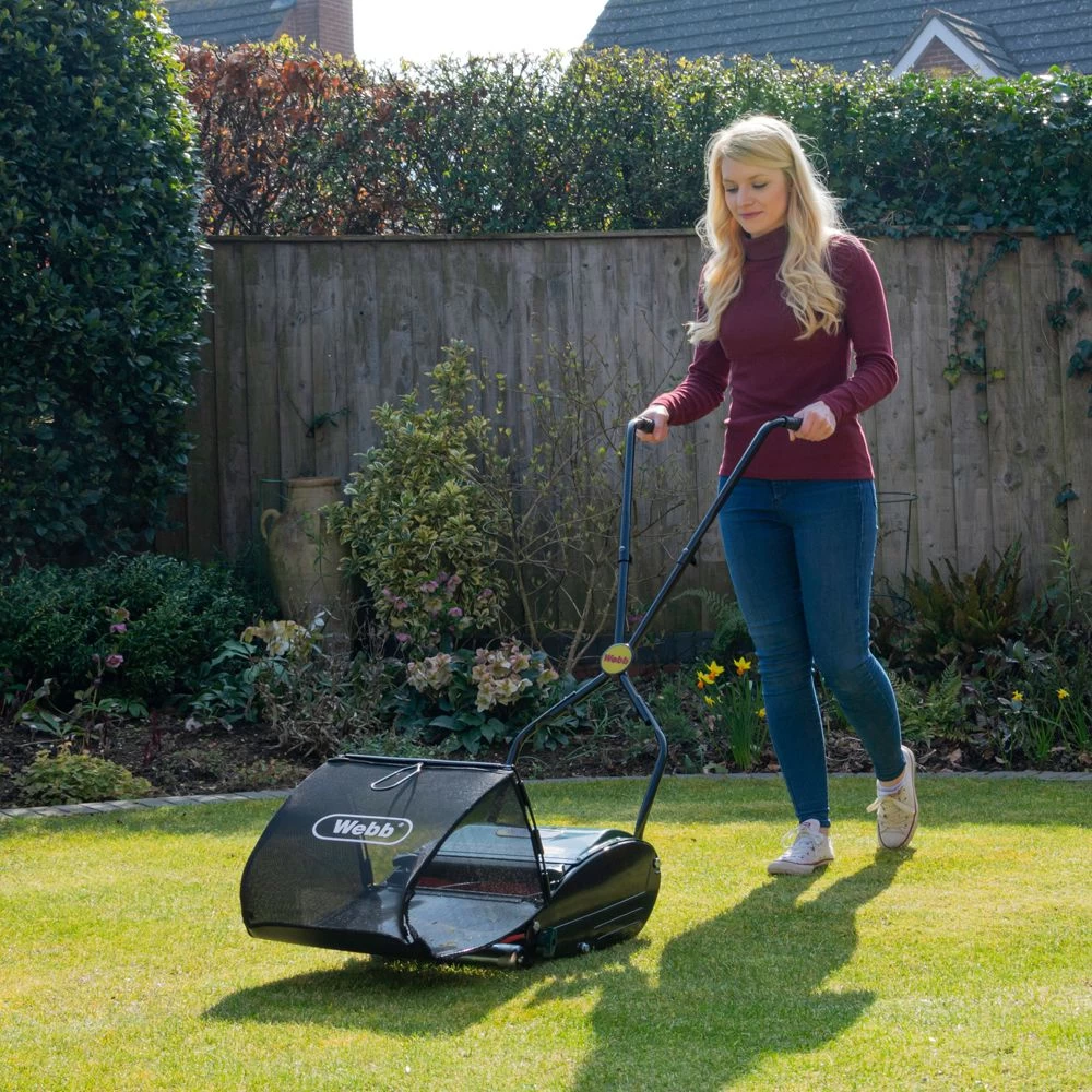 Webb WEH12R Hand-Propelled Rear Roller Cylinder Lawn Mower 11 Webb WEH12R Hand-Propelled Rear Roller Cylinder Lawn Mower - Image 9